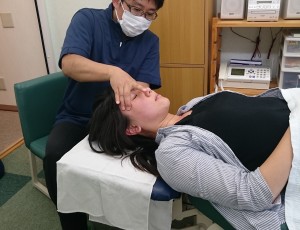 頭蓋骨の調整と肩こり